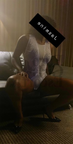 Audessa erotic massage & live escorts
